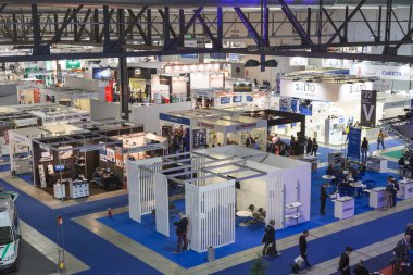 İnsanlar ve Sicurezza, uluslararası olay kabinleri Üstten Görünüm