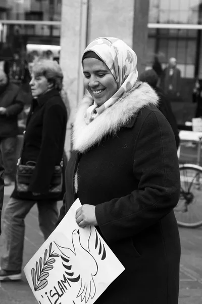 Muslim Community demonstrating against terrorism in Milan, Italy — Stok fotoğraf