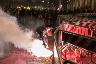   Kurdish demonstrators protesting in front of the Turkish Consu