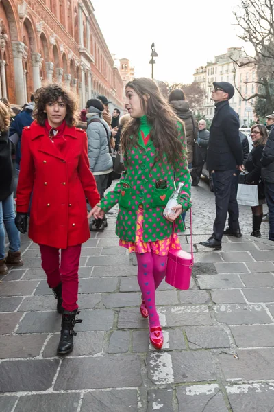 Les gens à Milan Semaine de la mode masculine 2016 — Photo