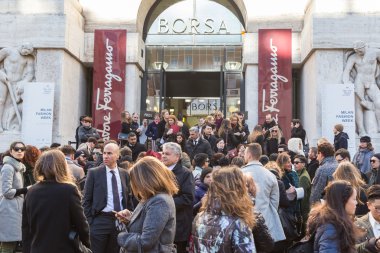İnsanlar Milan erkekler moda haftası 2016