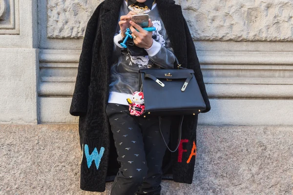 ミラノ メンズ ファッション週 2016年でバッグの詳細 — ストック写真