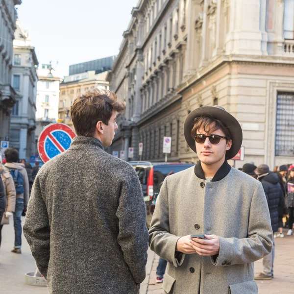 Människor i Milano men's Fashion Week 2016 — Stockfoto