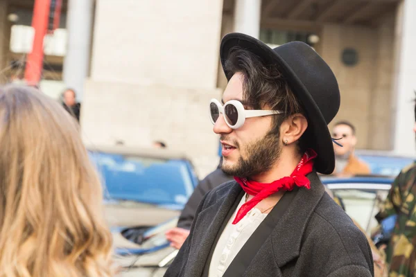 Mensen op de mannen in de Milaan fashionweek 2016 — Stockfoto