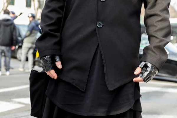 Detail of a man at Milan Men's Fashion Week 2016 — Stock Photo, Image