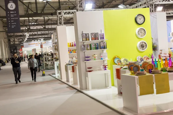 Persone in visita a HOMI, home show internazionale a Milano — Foto Stock