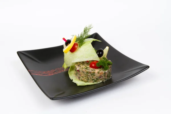 Avokado ve karides lezzetli tartar görüntüsünü