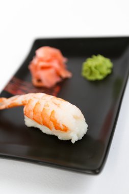 Karides ile lezzetli nigiri görüntüsünü