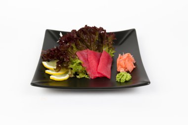 Ton balığı ile lezzetli sashimi görüntüsünü
