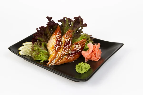 Siyah nokta ile lezzetli sashimi görüntüsünü