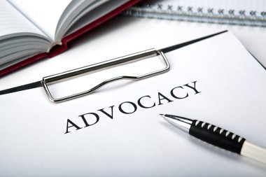 belge başlığı savunuculuk ve kalem ile