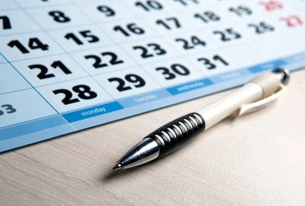 Calendario Pared Con Número Días Primer Plano Pluma —  Fotos de Stock