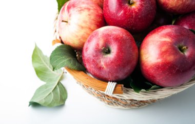 birçok elma sepeti yakın çekim