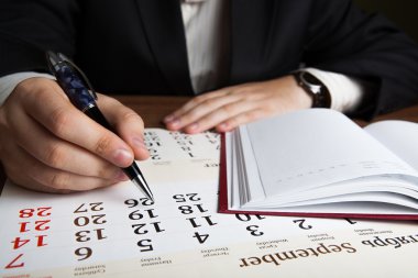 adam gelecek planları hesaplar
