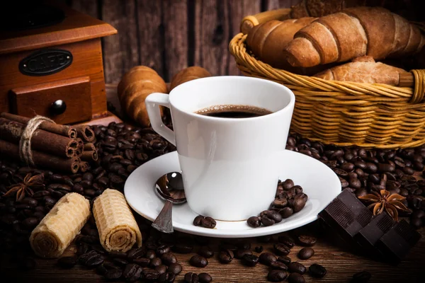 Café ainda vida com xícara de café — Fotografia de Stock