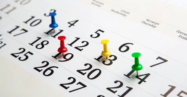 iğne ile büyük duvar takvimi