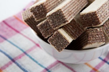 Bir kase içine gofret sopa
