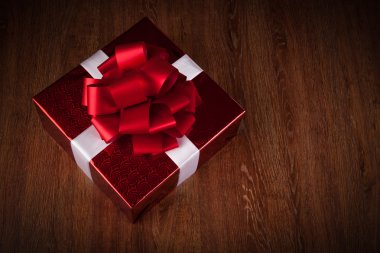 bir büyük kırmızı hediye kutusu üst görünümü