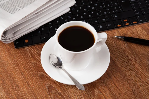 Negócio ainda vida com xícara de café preto — Fotografia de Stock