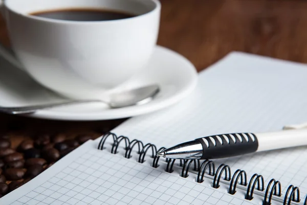 Bodegón de negocios con taza de café — Foto de Stock