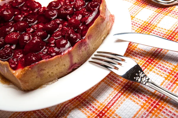 Raspberry taart in de vorm van hart — Stockfoto