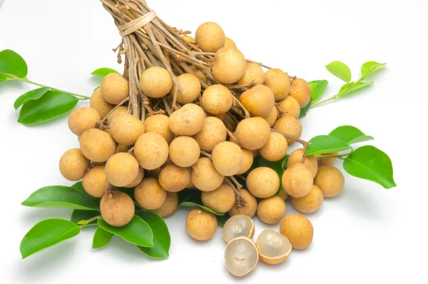salkım tazelik Longan beyaz zemin üzerine