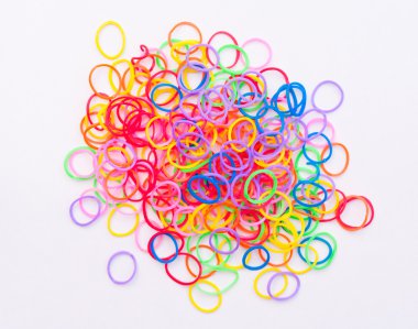 renkli rubberband izole beyaz arka plan