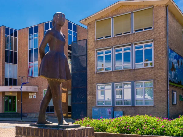 Menina Dançando Het Danseresje Escultura Popular Cidade Raadhuisplein Oostburg Zeeland — Fotografia de Stock