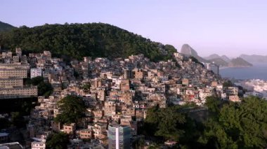 Rio de Janeiro 'da Ipanema ve Copacabana arasında yer alan kenar mahallelerin hava ve panoramik görüntüleri..