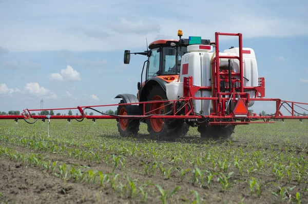 Traktor Sprej Hnojit Pole Insekticidy Herbicidy Chemikálií Zemědělství — Stock fotografie