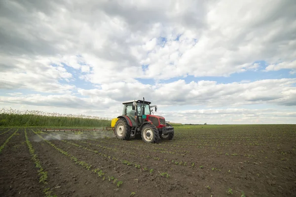 Pulvérisation Pesticides Par Tracteur Dans Les Champs Soja — Photo