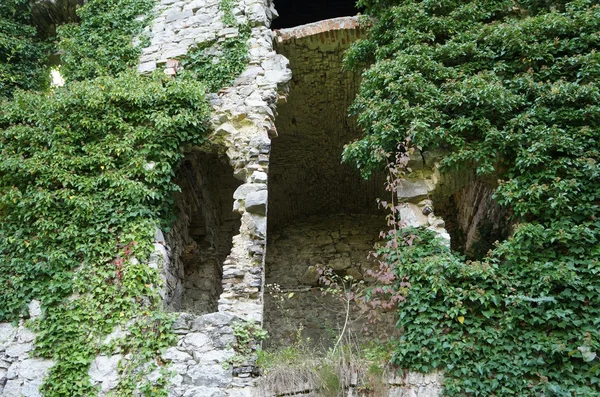 Ruinas del castillo de Soteska, Eslovenia — Foto de Stock