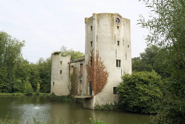 Ruined castle in grimbergen — Stock Photo, Image