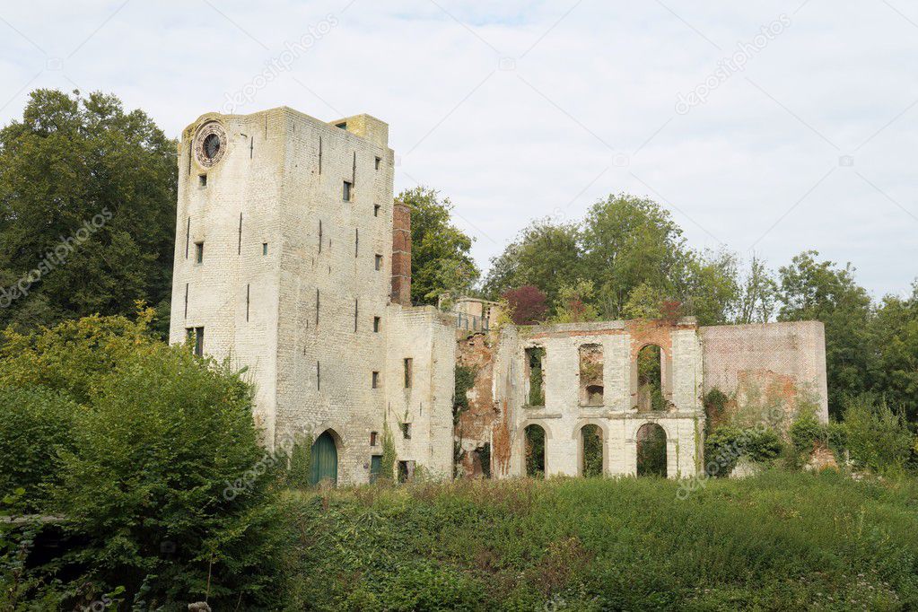 Ruined castle in grimbergen