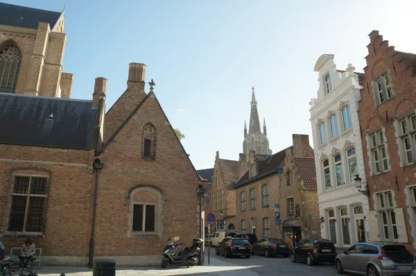 Arquitetura gótica, belos edifícios em Bruges — Fotografia de Stock