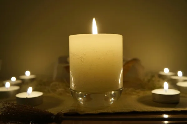 Kaarsen op het altaar — Stockfoto