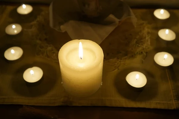 Velas no altar — Fotografia de Stock