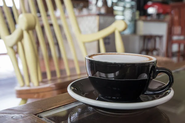 Tabl にコーヒー カップ — ストック写真
