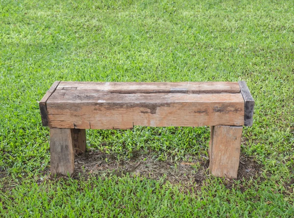 Wood bench in the garden — Stock Photo, Image