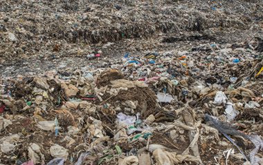 Aile içi çöp çöp yığını 