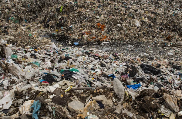 Pile of domestic garbage in landfill — Stock Photo, Image