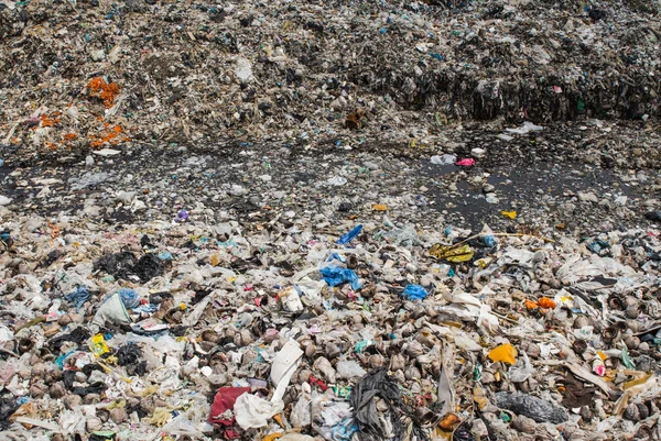 Pile of domestic garbage in landfill — Stock Photo, Image