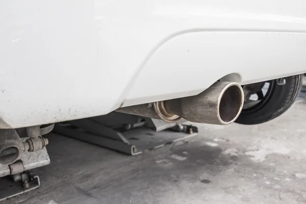 Cars pipe installation — Stock Photo, Image