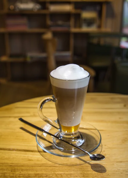 Taza de café en la cafetería color vintage — Foto de Stock