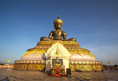 Phetchabun provi de büyük Buddha(phraphuthth-mha-thrrm-racha)