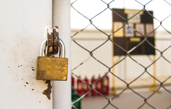 Old lock of warehouse Storage — Stock Photo, Image