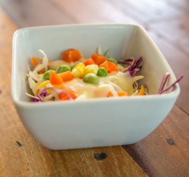 taze karışık sebze salatası. 