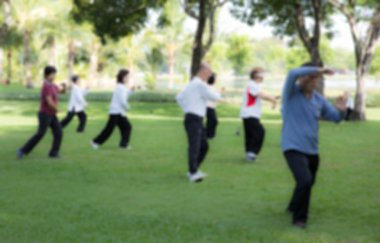 Stil tai chi parkta pratik insanlar bulanıklık 