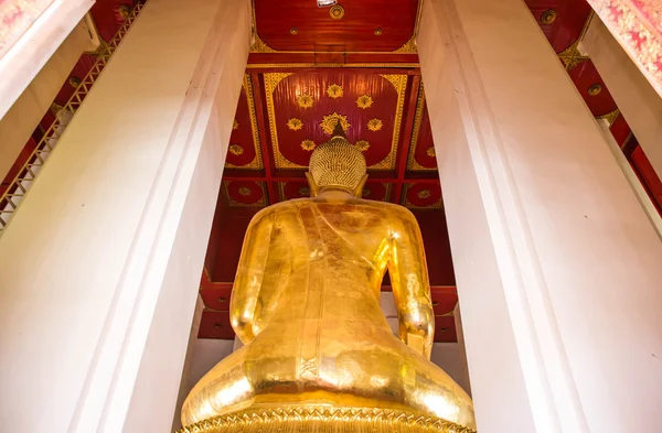 Estatua de Buda mongkolbophit en ayutthaya, Tailandia — Foto de Stock