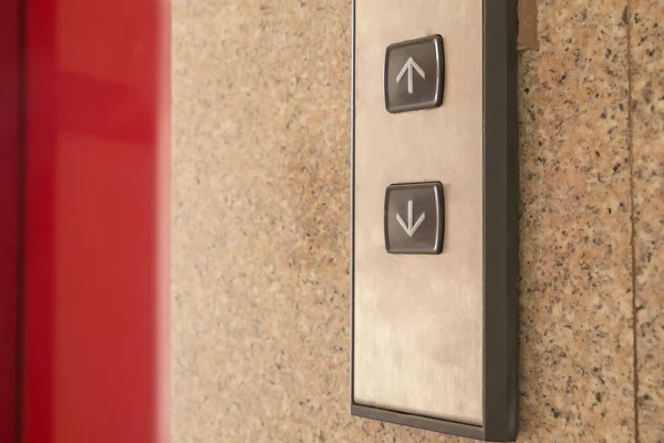 Passagier lift mechanisme en bedieningsknoppen van hotel — Stockfoto